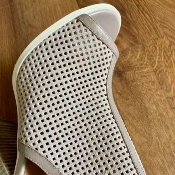 🆕 Kelsi Dagger Heels - Picture 12 of 17